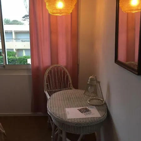 丽都海滩酒店 2* 耶尔